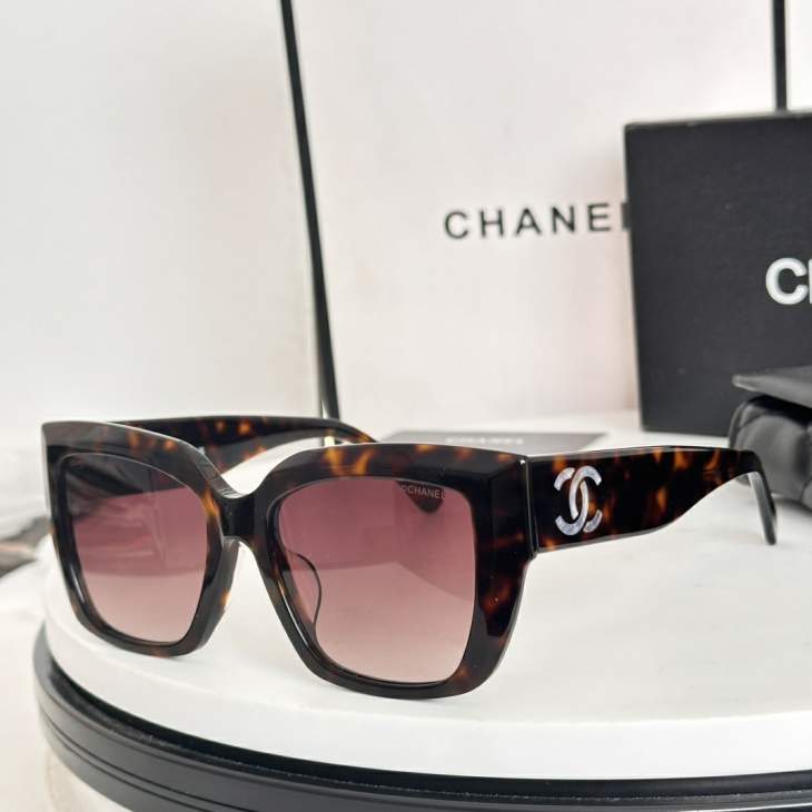 Picture of Chanel Sunglasses _SKUfw76720542fw